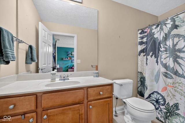 13272 Talon Crest Drive, Fishers, IN 46037