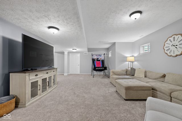 13272 Talon Crest Drive, Fishers, IN 46037
