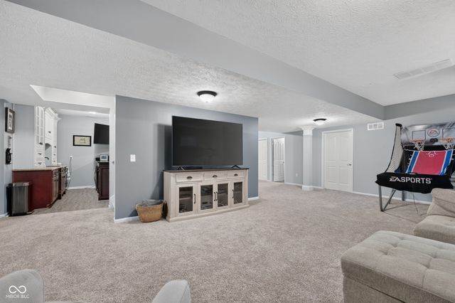 13272 Talon Crest Drive, Fishers, IN 46037