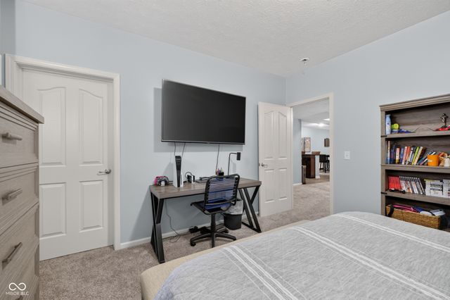 13272 Talon Crest Drive, Fishers, IN 46037