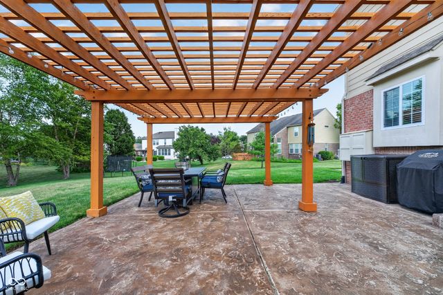 13272 Talon Crest Drive, Fishers, IN 46037