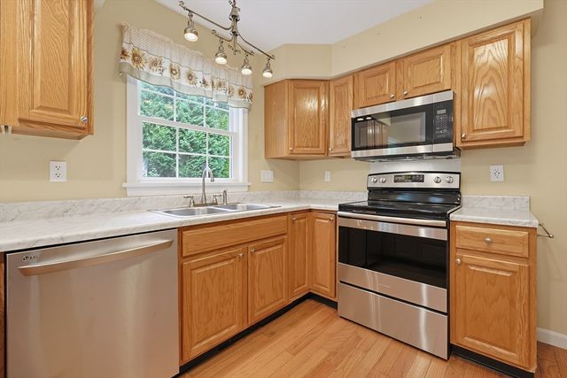 29 Brookside Avenue, Webster, MA 01570