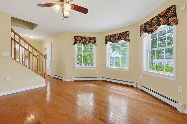 29 Brookside Avenue, Webster, MA 01570