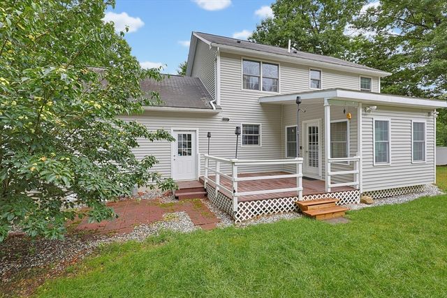 29 Brookside Avenue, Webster, MA 01570