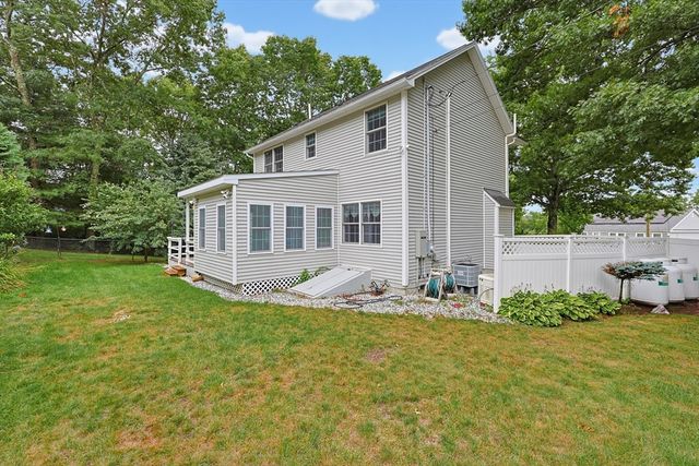 29 Brookside Avenue, Webster, MA 01570