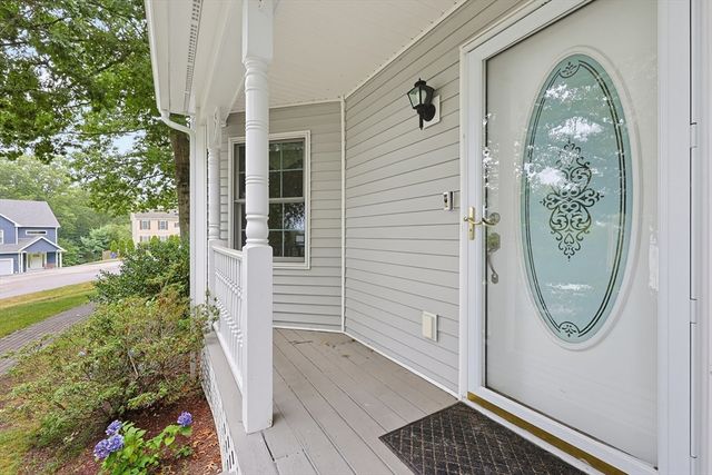 29 Brookside Avenue, Webster, MA 01570