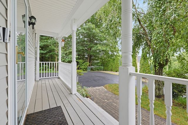 29 Brookside Avenue, Webster, MA 01570