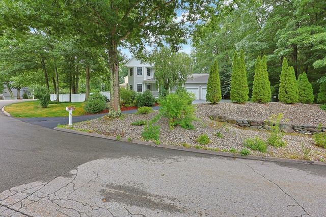 29 Brookside Avenue, Webster, MA 01570