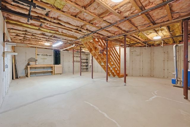 29 Brookside Avenue, Webster, MA 01570