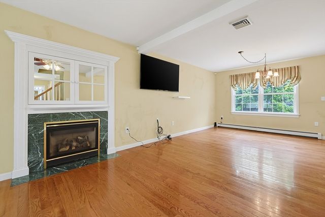 29 Brookside Avenue, Webster, MA 01570