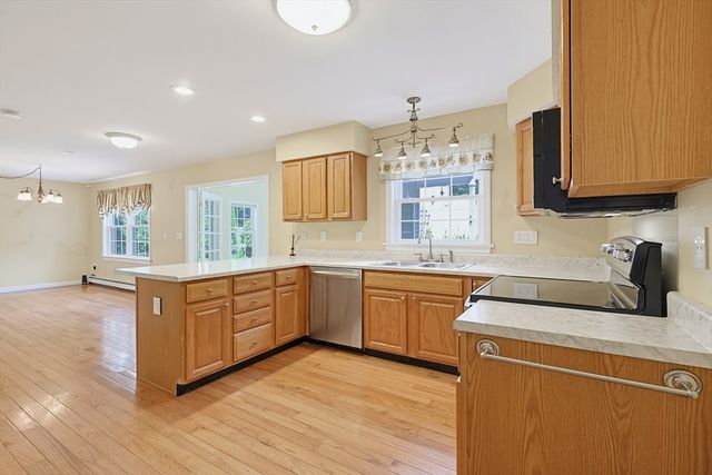 29 Brookside Avenue, Webster, MA 01570
