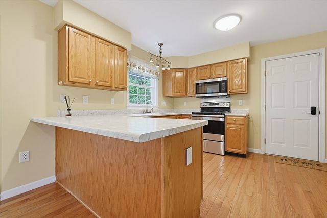 29 Brookside Avenue, Webster, MA 01570