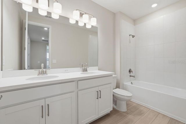 811 STEEL DRIVE, Apollo Beach, FL 33572