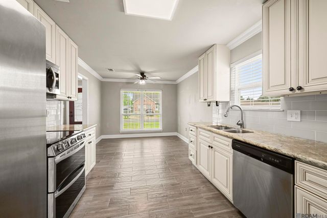15013 Point Chenier Ave, Baton Rouge, LA 70817