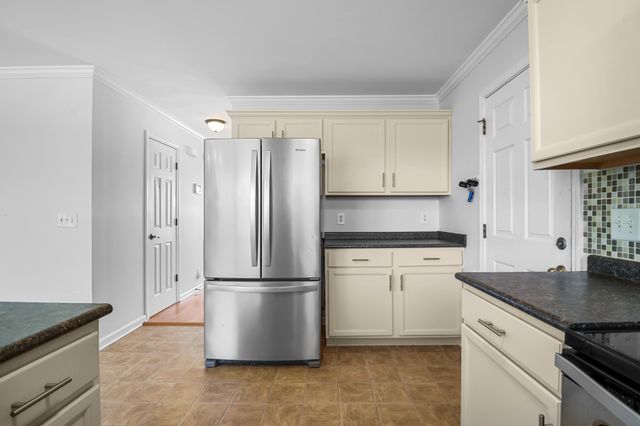 1213 Channelview Dr, Clarksville, TN 37040