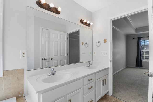 1213 Channelview Dr, Clarksville, TN 37040