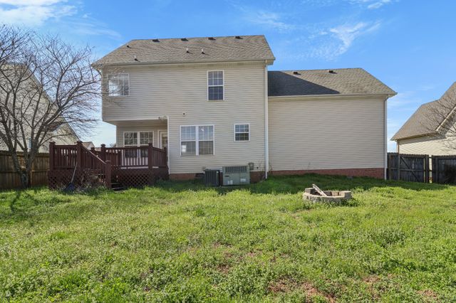 1213 Channelview Dr, Clarksville, TN 37040