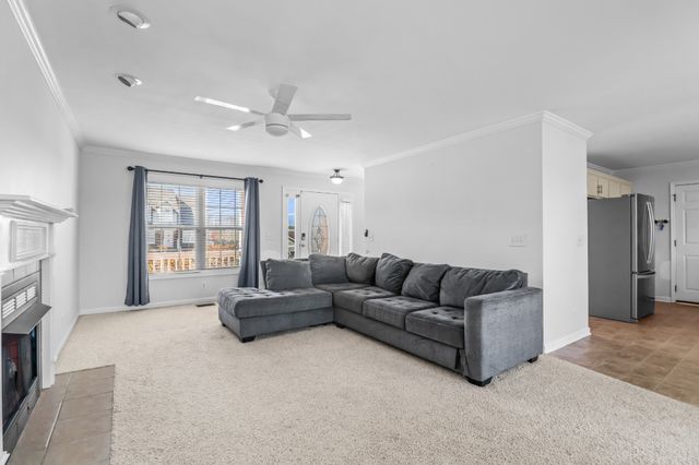 1213 Channelview Dr, Clarksville, TN 37040