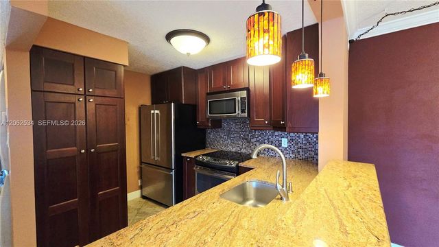 202 Foxtail Drive G2, Greenacres, FL 33415