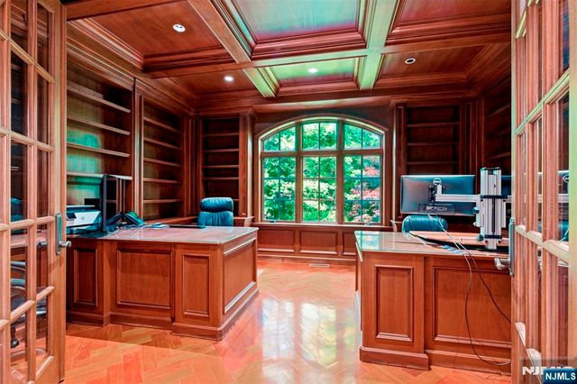 70 Oak Drive, Upper Saddle River, NJ 07458