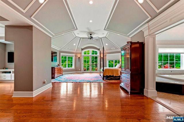 70 Oak Drive, Upper Saddle River, NJ 07458