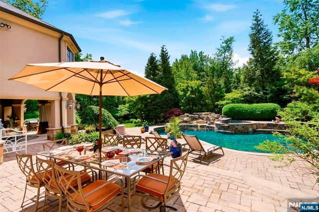 70 Oak Drive, Upper Saddle River, NJ 07458