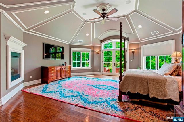 70 Oak Drive, Upper Saddle River, NJ 07458