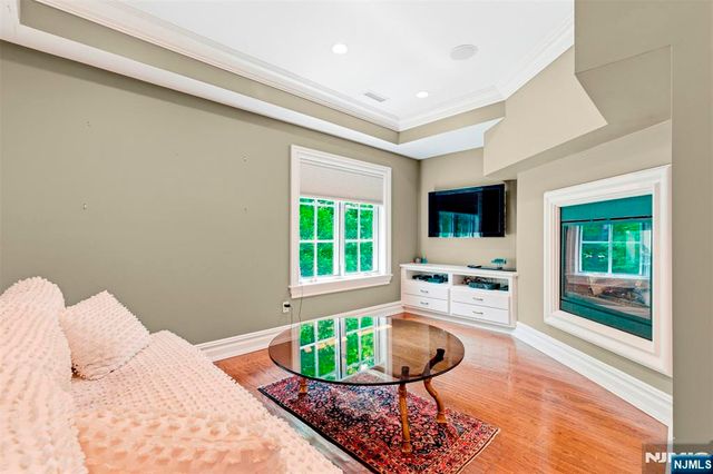 70 Oak Drive, Upper Saddle River, NJ 07458