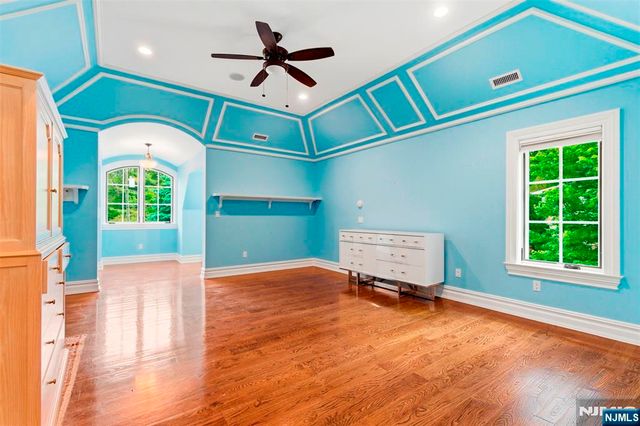 70 Oak Drive, Upper Saddle River, NJ 07458