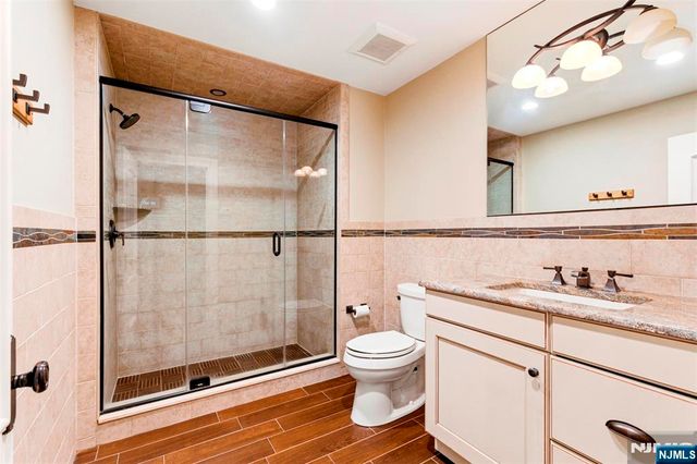 70 Oak Drive, Upper Saddle River, NJ 07458