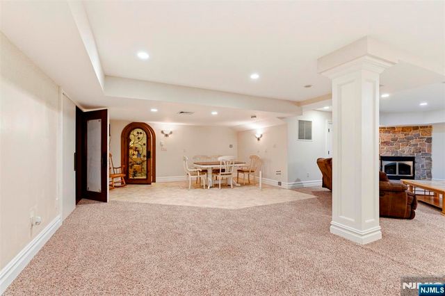 70 Oak Drive, Upper Saddle River, NJ 07458