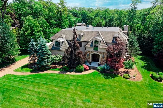 70 Oak Drive, Upper Saddle River, NJ 07458