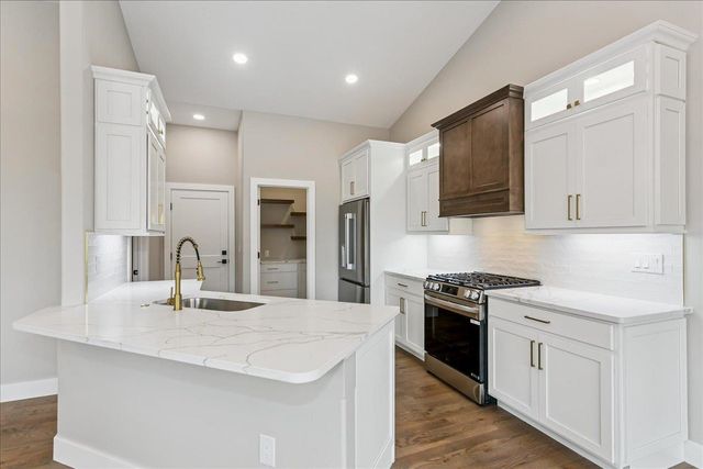4818 W Calvert St, Wichita, KS 67215