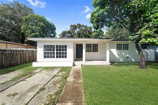 535 NE 162nd St, Miami, FL 33162