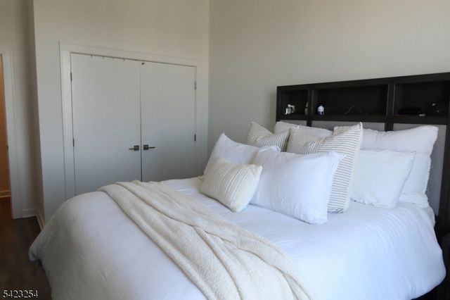 1 Carriage City Plz 1710, Rahway City, NJ 07065