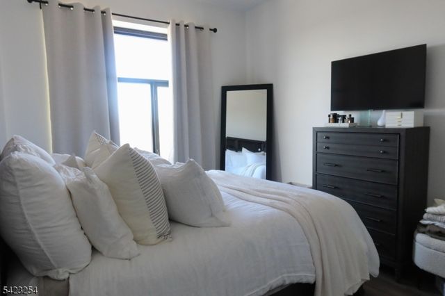 1 Carriage City Plz 1710, Rahway City, NJ 07065