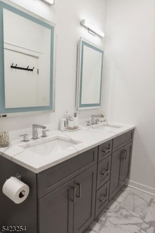 1 Carriage City Plz 1710, Rahway City, NJ 07065