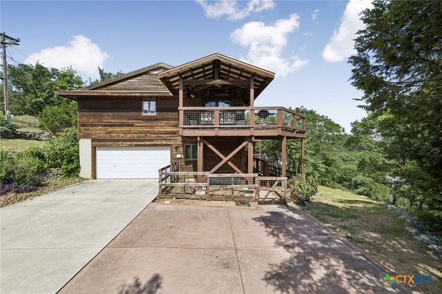 1121 Bradstreet, Canyon Lake, TX 78133