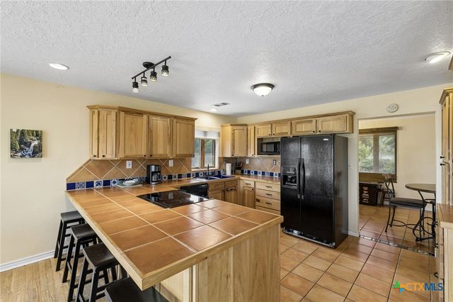 1121 Bradstreet, Canyon Lake, TX 78133
