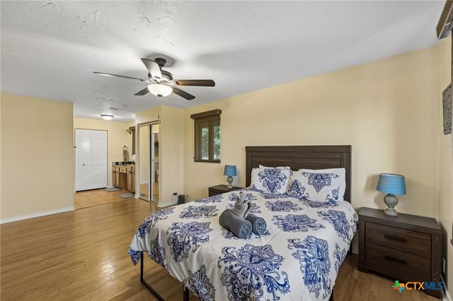 1121 Bradstreet, Canyon Lake, TX 78133