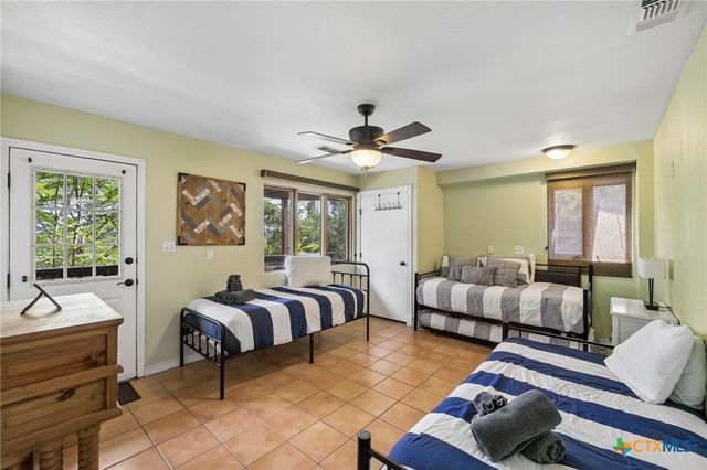 1121 Bradstreet, Canyon Lake, TX 78133