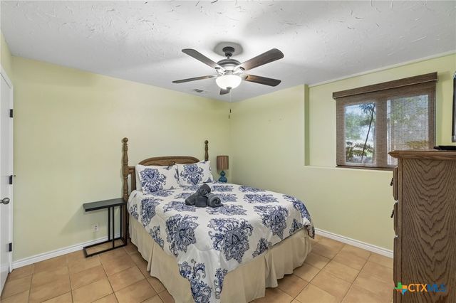 1121 Bradstreet, Canyon Lake, TX 78133