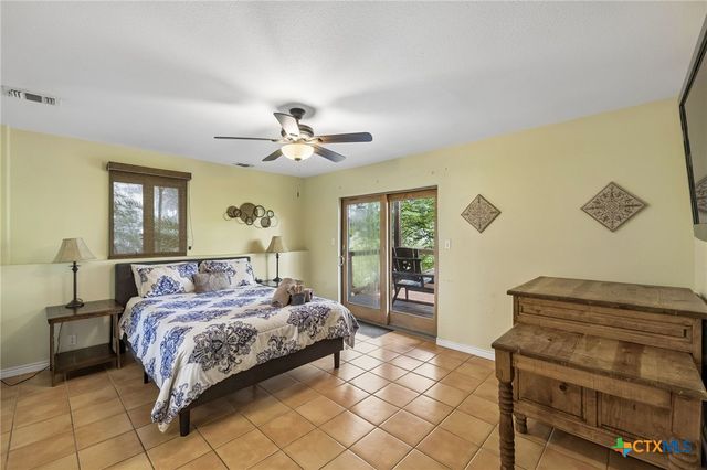 1121 Bradstreet, Canyon Lake, TX 78133