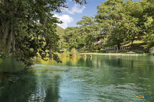 1121 Bradstreet, Canyon Lake, TX 78133
