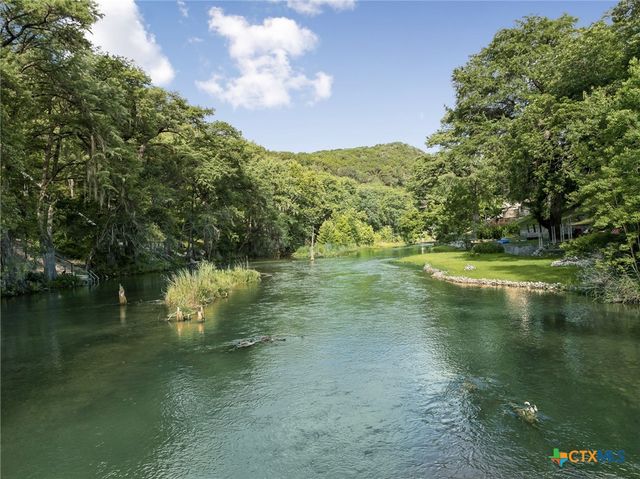 1121 Bradstreet, Canyon Lake, TX 78133
