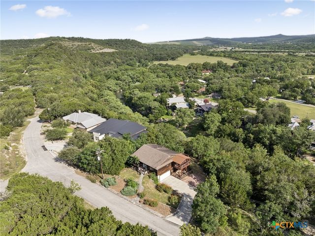 1121 Bradstreet, Canyon Lake, TX 78133