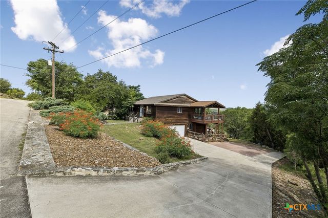 1121 Bradstreet, Canyon Lake, TX 78133