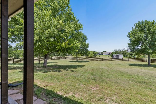 117 Galvan Lane, Van Alstyne, TX 75495
