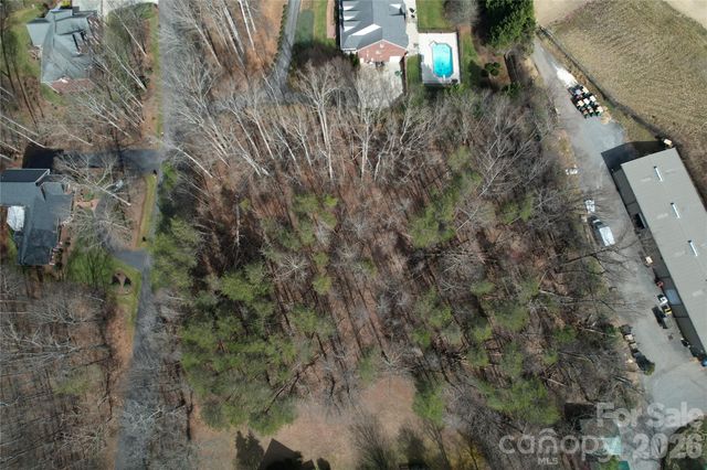 3924 Deer Run Drive NE, Conover, NC 28613