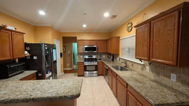 21218 Wickton Lane, Humble, TX 77338